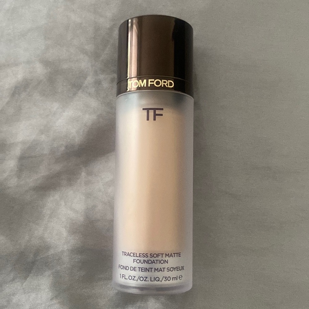 Tom Ford Traceless Soft Matte Foundation  0.1 cameo 30ml/1oz Foundation Makeup.